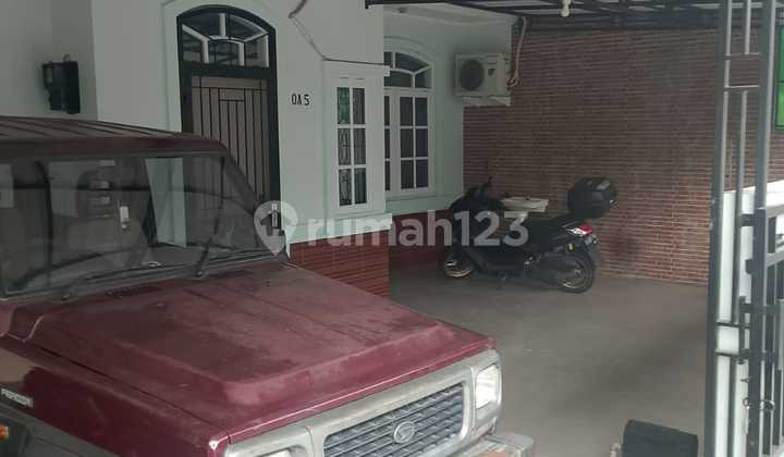 For Rent Newly Renovated 3+1 Bedroom House in Nusaloka BSD For Rent Newly Renovated 3+1 Bedroom House in Nusaloka BSD