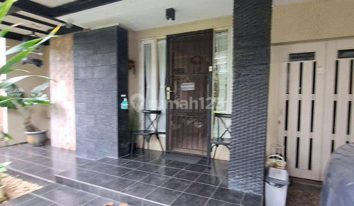 Dijual Cepat Rumah.2 Lantai Sdh Renovasi Asri Terawat.di Delatinos Bsd 2