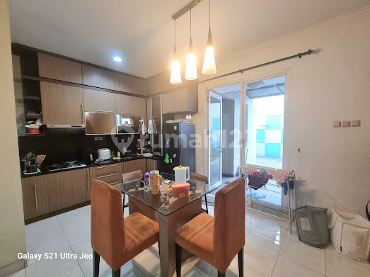 Dijual Cepat Rumah Rapih Ada Backyard SHM Hadap Taman Dekat KRL di Delatinos Bsd 2