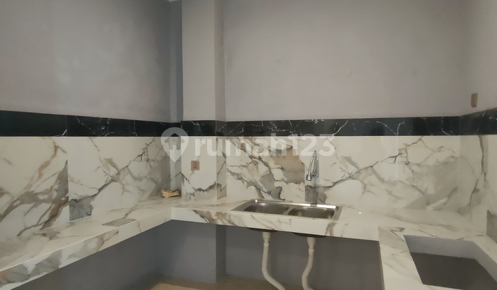 Rumah Mewah Elegant Baru Renov 2 Lantai Full Siap Huni di BSD Griyaloka 2