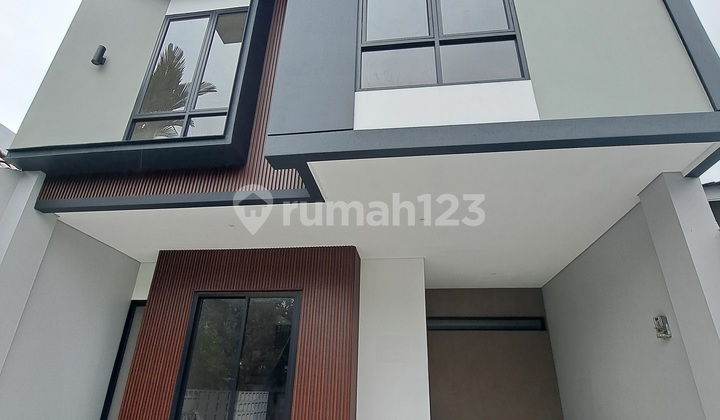 Dijual Brand New House Modern Contemporer SHM Row Jalan Besar di Nusaloka Bsd 2