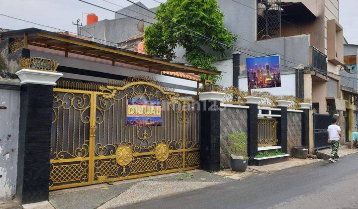 Rumah Classic Terawat Apik Siap Huni Di Otista Kampung Melayu  2