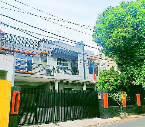 Rumah Mewah 2 Lantai Pinggir Jalan Raya Bisa Untuk Usaha  2