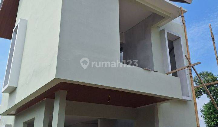 Termurah & Terdepan Rumah Baru 2 Lt Dlm Mini Cluster Di Kodau  1