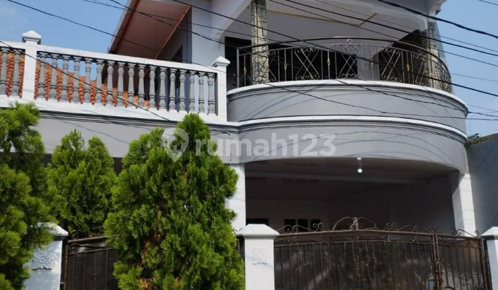 Cheap 1.5-Story House, Spacious, Ready to Occupy, Inside Summarecon Bekasi Complex Cheap 1.5-Story House, Spacious, Ready to Occupy, Inside Summarecon Bekasi Complex