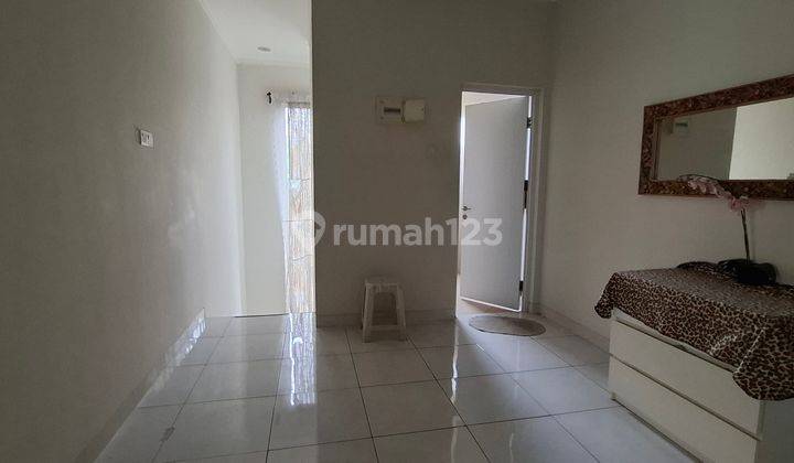 Dijual Rumah Murah 2 Lantai Di Boulevard Utama Kota Wisata, Siap Huni! 2