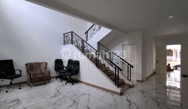 Rumah Murah 2 Lantai Turun Harga di Cluster Tengah, Dekat Mal! Rumah Murah 2 Lantai Turun Harga di Cluster Tengah, Dekat Mal!