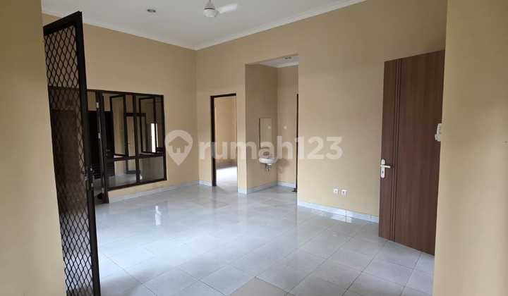 Rumah Hoek 1 Lantai Turun Harga & Siap Huni di Cluster Tengah, Dekat Mal! Rumah Hoek 1 Lantai Turun Harga & Siap Huni di Cluster Tengah, Dekat Mal!