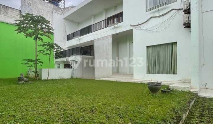 Rumah Mewah Gandeng 2 Lantai di Boulevard Tengah, Cocok untuk Usaha Komersial! 2