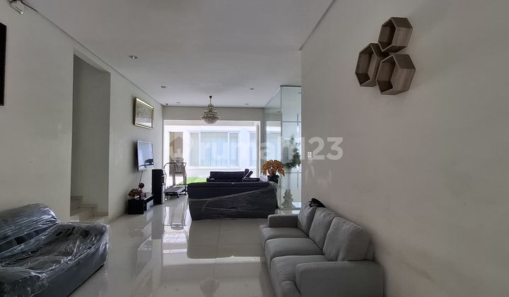 Dijual Rumah Mewah 2 Lantai Siap Huni & Kamar Tidur Tujuh di Boulevard Utama Kota Wisata! Dijual Rumah Mewah 2 Lantai Siap Huni & Kamar Tidur Tujuh di Boulevard Utama Kota Wisata!