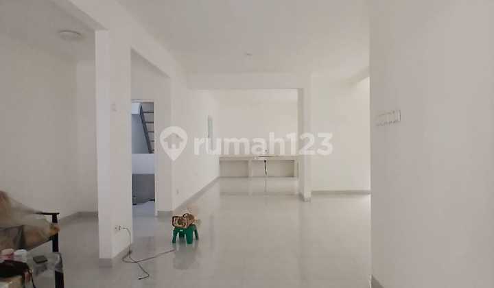 Dijual Rumah 2 Lantai Sudah Renovasi Di Cluster Tengah Kota Wisata!