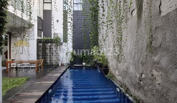 Dijual Rumah Mewah 2 Lantai di Bawah Harga Pasar & Ada Kolam Renang di Second Boulevard Kota Wisata!