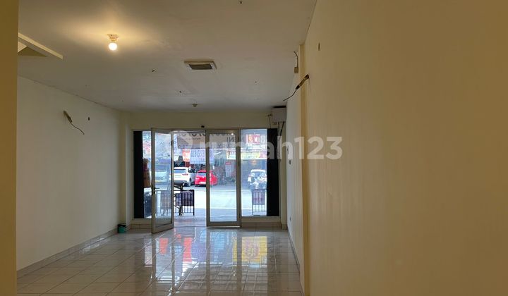 For Sale: Affordable 2-Story Shophouse & Flood-Free in Commpark Kota Wisata! 2