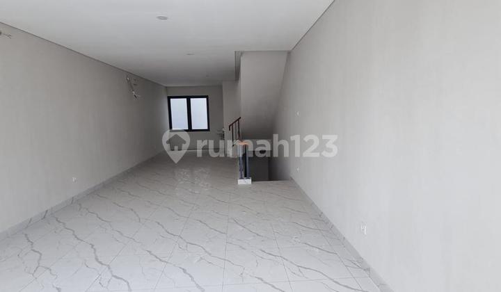 For Rent New 2 ½ Story Shop House at Affordable Price Opposite Mcd Kota Wisata! 2