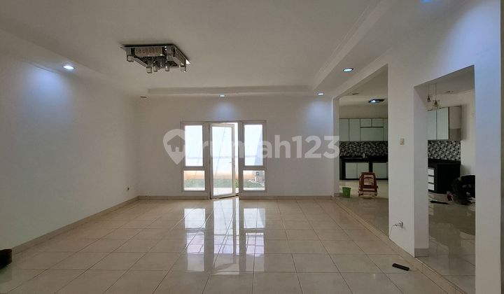 Affordable 2-Story House with Front Concrete Roof & Under Renovation in New Cluster! 2