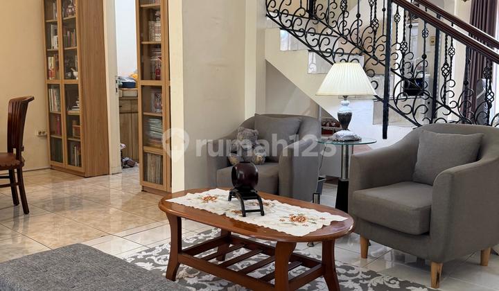 Dijual Rumah Mewah 2 Lantai Depan Taman Di Cluster Depan Kota Wisata! Dijual Rumah Mewah 2 Lantai Depan Taman Di Cluster Depan Kota Wisata!