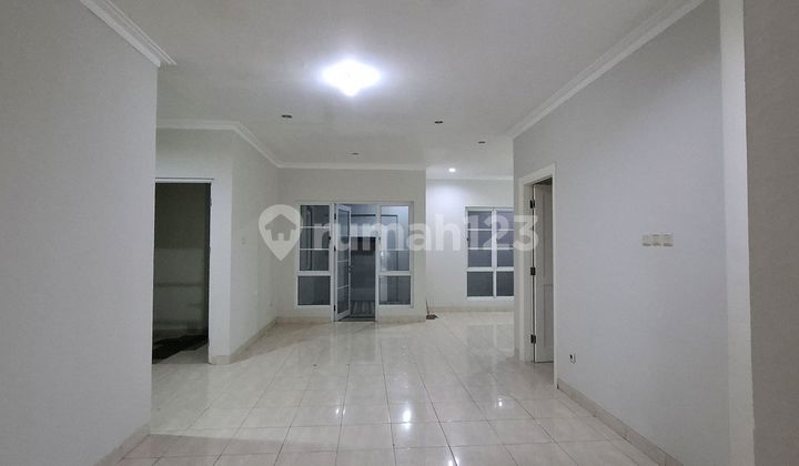 Dijual Rumah 2 Lantai Bebas Banjir Di Clusrer Tengah Kota Wisata, Dekat Mal! 1