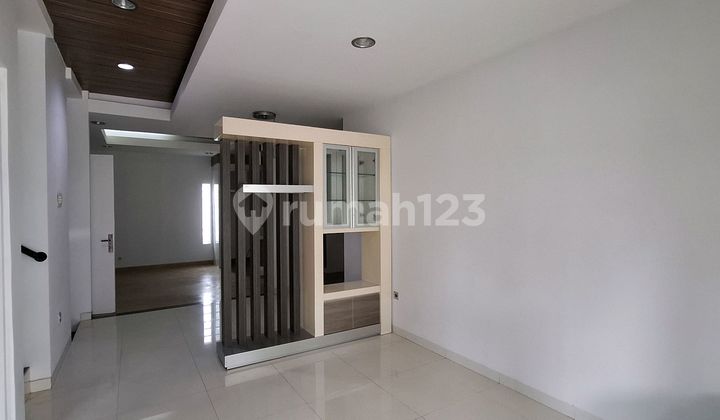 Affordable 2-Story Ready-to-Live House with Front Terrace in Central Cluster! Affordable 2-Story Ready-to-Live House with Front Terrace in Central Cluster!