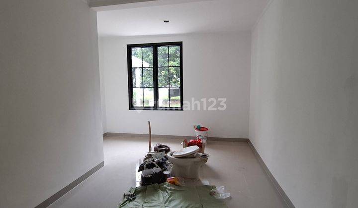 Dijual Rumah Murah 2 Lantai Sudah Rrnovasi Total Di Cluster Tengah Kota Wisata, Dekat Mal! 2