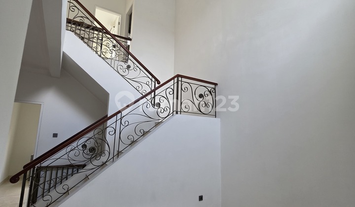 Rumah Murah 2 Lantai di Cluster Seberang Mal Living World! Rumah Murah 2 Lantai di Cluster Seberang Mal Living World!