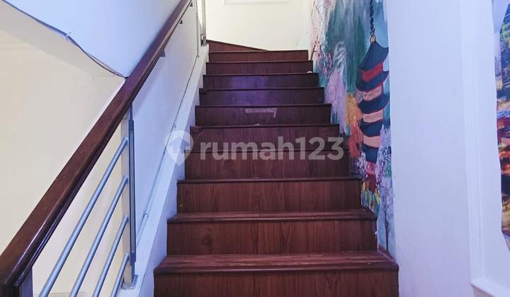 Rumah Siap Huni 3lantai Di Kota Wisata 2