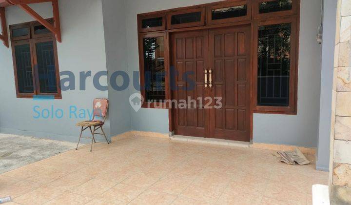 Rumah siap huni lingkungan dekat RI 1 di Sumber 14