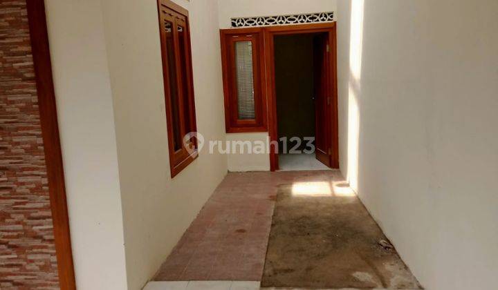 Rumah bagus siap pakai di manahan 8