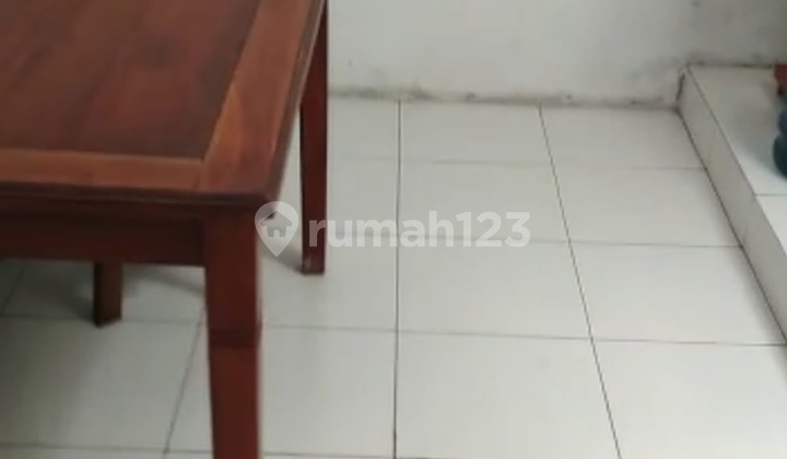 Ruang usaha di Sumber Surakarta 8
