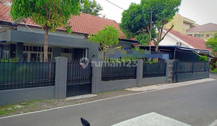 Rumah asri siap pakai di Manahan Surakarta 1