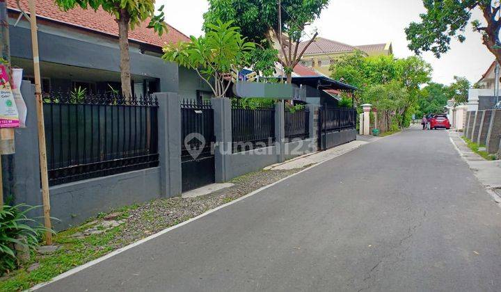Rumah asri siap pakai di Manahan Surakarta 4