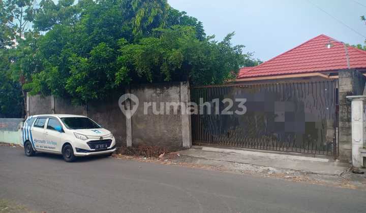 Rumah Luas bagus di palur 1