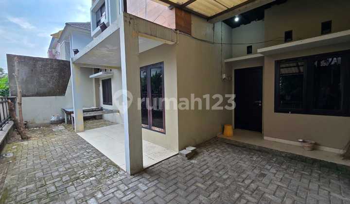 Dijual Rumah Bagus Siap Huni Di Perumahan Dekat Pintu Tol Klodran Colomadu Solo, Cocok Untuk Rumah Hunian Atau Ruang Usaha. 2