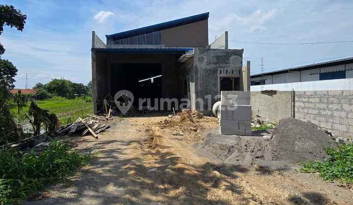Gudang Zona Industri Lokasi Jalan Raya Wonosari Pakis, Klaten. Gudang Zona Industri Lokasi Jalan Raya Wonosari Pakis, Klaten.