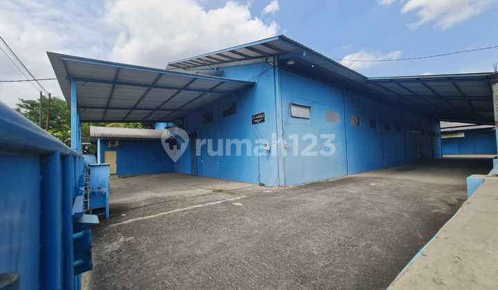 Ex-Factory Warehouse Ready to Use Near Solo Purwodadi Main Road. Ex-Factory Warehouse Ready to Use Near Solo Purwodadi Main Road.