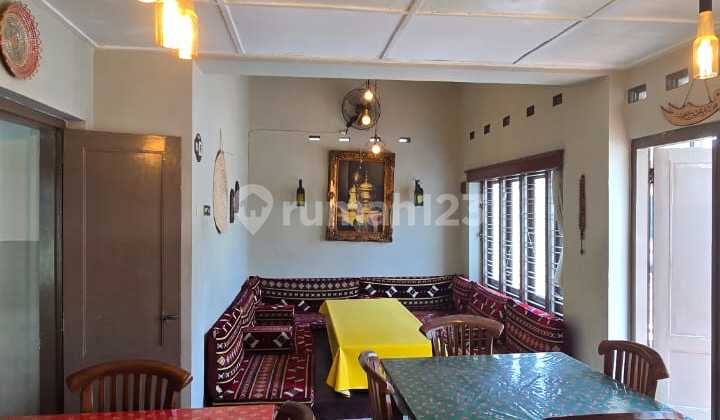 Rumah Classic Pusat Kota Solo, Siap Pakai Di Pasar Kliwon Solo, Bangunan Kokoh Berkualitas Dengan Ceilling Tinggi. 2