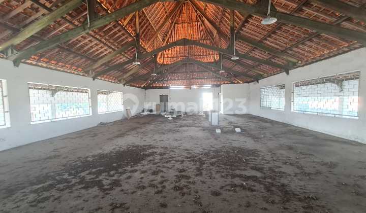 For Rent Super Strategic Ex-Bank Building on Veteran Street Solo.