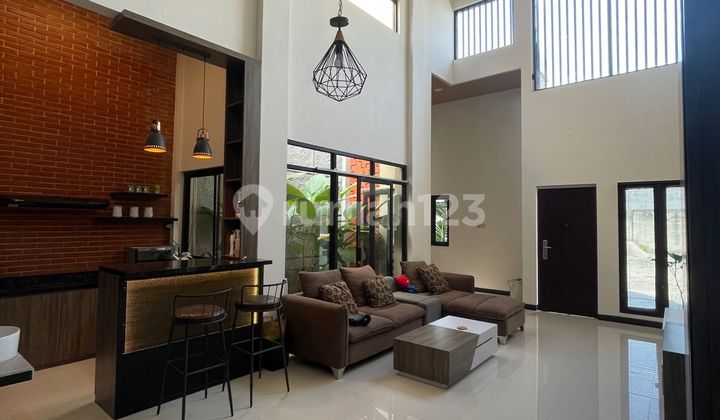 Dijual Rumah Cluster Fully Furnished Desain Retro Industrial Modern Dekat Solo Baru.  2