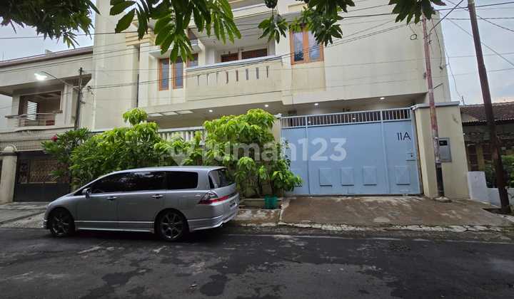 Langka dan Jarang Ada! Rumah Mewah Lokasi Favorit di Gremet Manahan Solo
