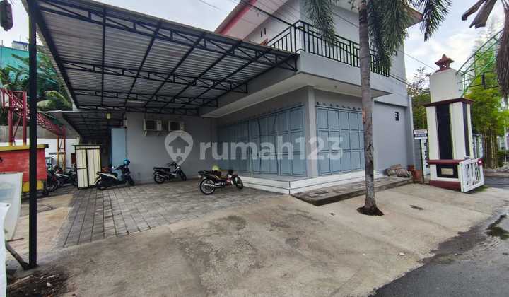 2-Story Shop House for Rent, Strategic Location with Hook and on the Side of Banjarsari Main Road