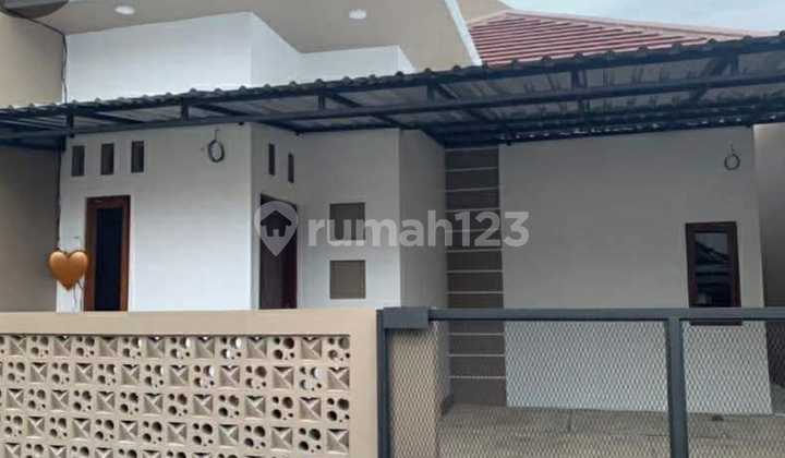 Rumah Siap Huni dan Nyaman Daerah Semarang Selatan - 11353 1