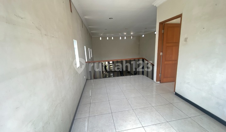 Ready-to-Occupy and Comfortable House in Lamper Area - 11222 2