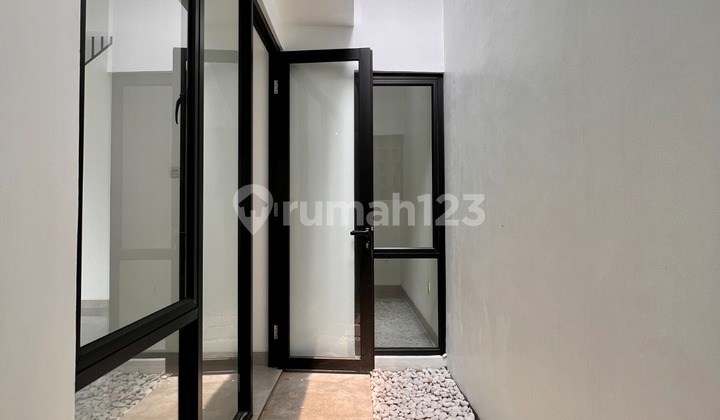 For Sale Fast!! Corner House within cluster & gate 1 access Kucica. 2