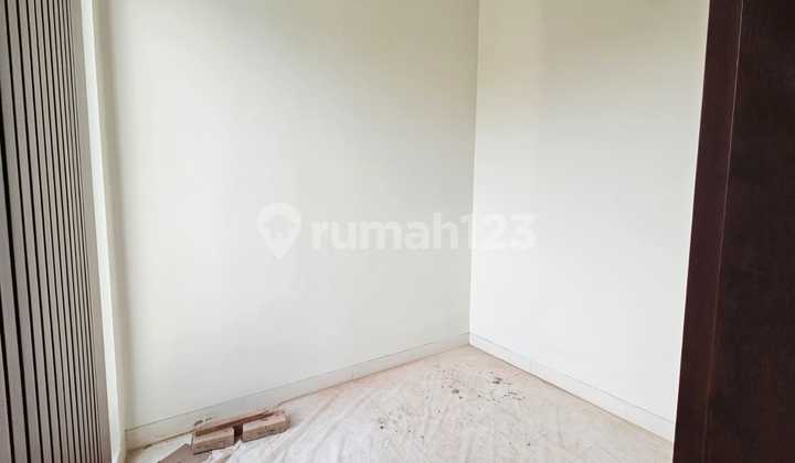 Dijual Rumah Baru Bangunan Mandiri/ Split Level. The Eminent, Cluster illustria 2