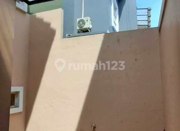 FOR SALE QUICK SUPER CHEAP House in Cluster Fluorite, Gading Serpong 2