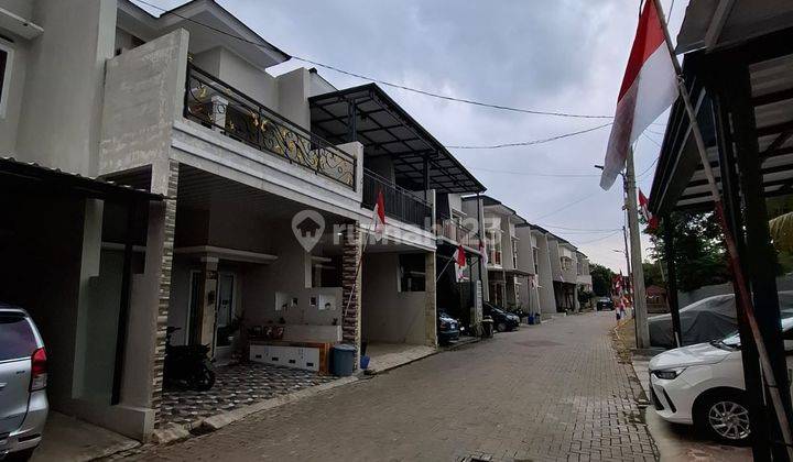 Jual Rumah Murah 2 Lantai Di Pondok Benda Dekat Kantor Walikota Tangerang Selatanluas Tanah : 60 M²luas Bangunan : 80 M²kamar Tidur : 2kamar Mandi : 2lokasi : 5 Menit Ke Superindo Benda Raya6 Menit Ke Kantor Walikota Tangerang Selatan di Jalan Benda Raya, 2