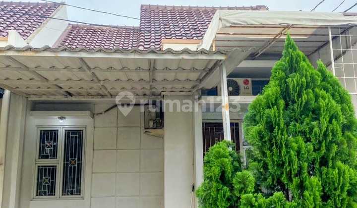 Sell House in Trevista Ciputat Residence Complex Sell House in Trevista Ciputat Residence Complex
