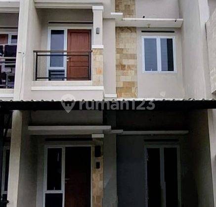 Jual Rumah Murah 2 Lantai Di Pondok Benda Dekat Kantor Walikota Tangerang Selatanluas Tanah : 60 M²luas Bangunan : 80 M²kamar Tidur : 2kamar Mandi : 2lokasi : 5 Menit Ke Superindo Benda Raya6 Menit Ke Kantor Walikota Tangerang Selatan di Jalan Benda Raya, 1