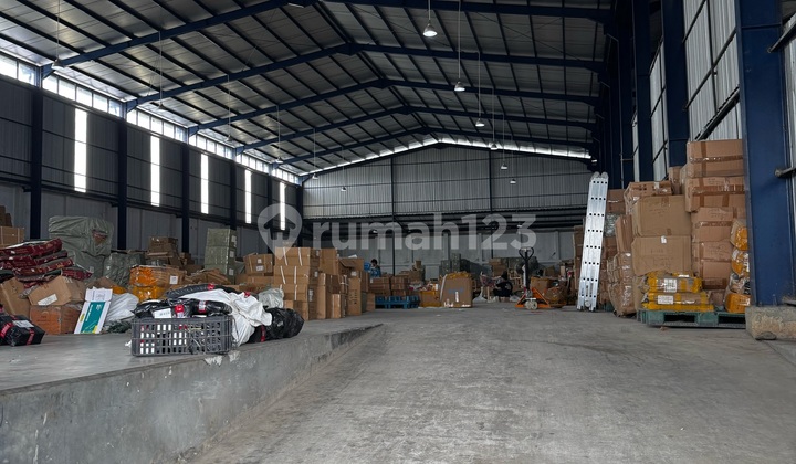 For Rent: Nice Cheap Warehouse with Loading Dock at Jl. Peternakan 1, Pesing, Poglar, Angke, Kapuk, West Jakarta