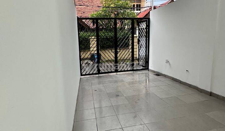 Dijual Rumah Baru 3 Lantai Tanjung Duren Jakarta Barat 2