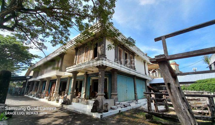 11 Are Building for Rent on Main Street Kuta 1